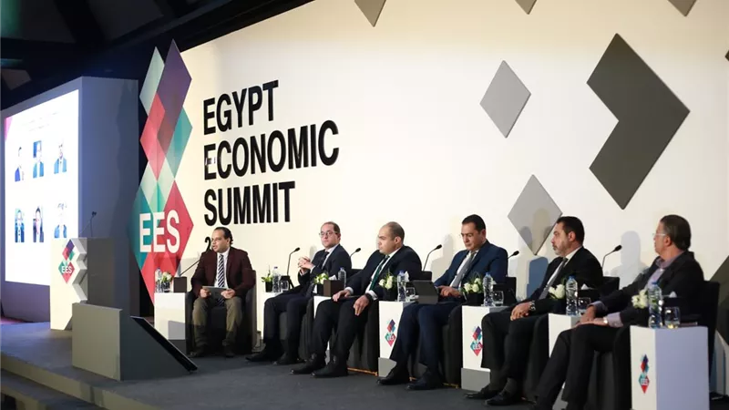 في الجلسة الأولى من قمة مصر الاقتصادية خطط حكومية متكاملة لتحفيز القطاع الخاص لمواجهة
