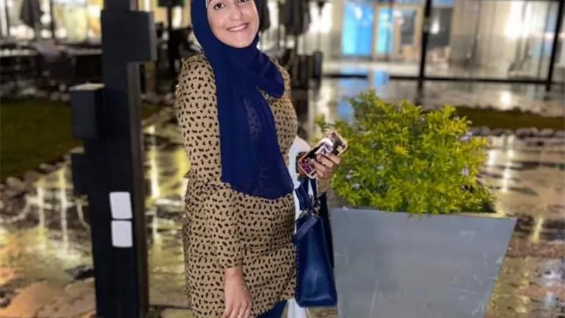 «الشموع الفواحة».. ريم حجازي ومشروع ناجح لتعطير البيوت وتزيينها
