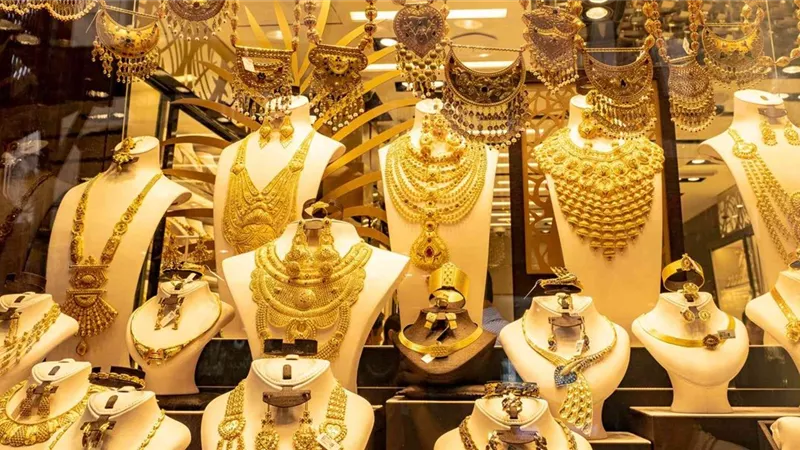 تراجع سعر الذهب في السوق المحلي اليوم الأحد