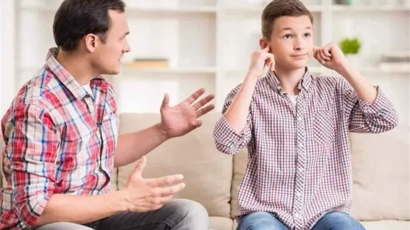 «شغليه في الإجازة».. أفكار لتدعيم ثقة ابنك المراهق بنفسه