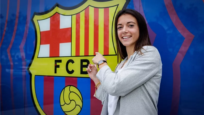 ايتانا بونماتي تُجدد عقدها مع برشلونة حتى صيف 2025