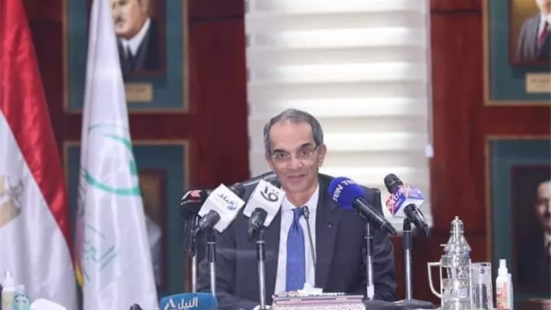 لشحن الطرود الإلكترونية.. وزير الاتصالات يشهد إطلاق خدمة «وصلها» للبريد المصري