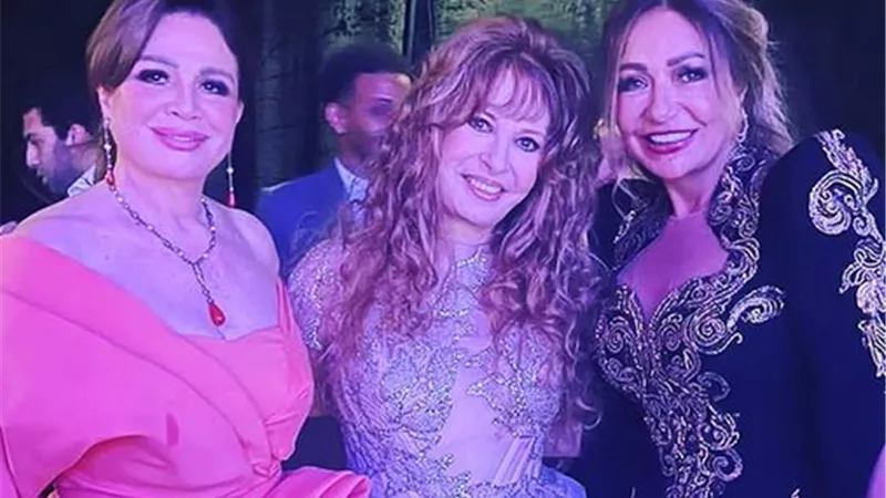 كيف احتفلت ليلى علوي بعيد ميلاد نيللي وإلهام شاهين؟