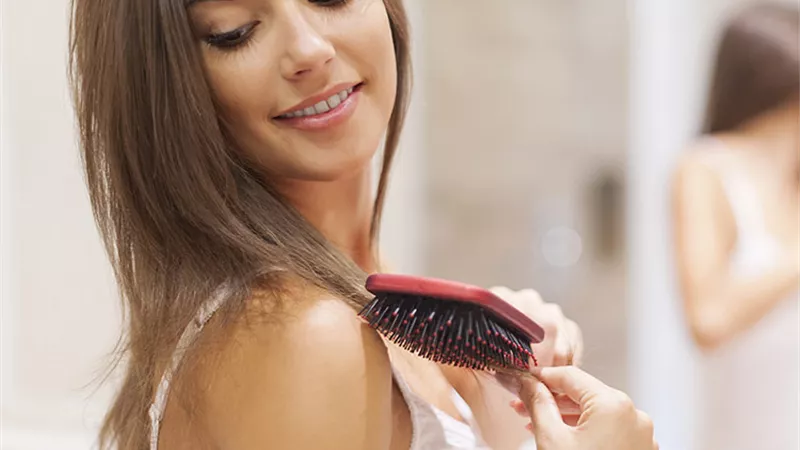 تخلصي من قشرة الشتاء المزعجة بهذه الطريقة المدهشة