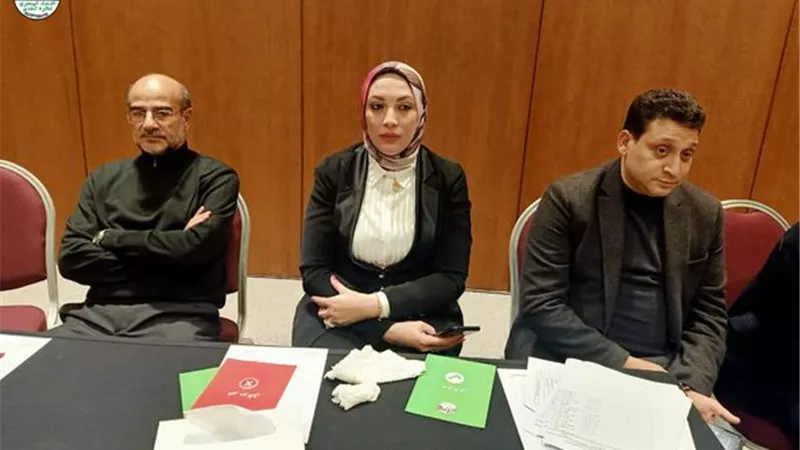بعد نجاحها في انتخابات اتحاد الكرة.. دينا الرفاعي في مران المنتخب| صور