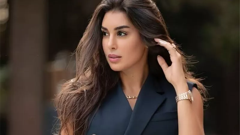 بعد تجدد أزمتها مع والدها.. صور نادرة لـ ياسمين صبري برفقته