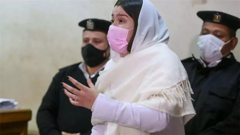 تأجيل محاكمة حنين حسام.. سبب انهيارها في المحكمة