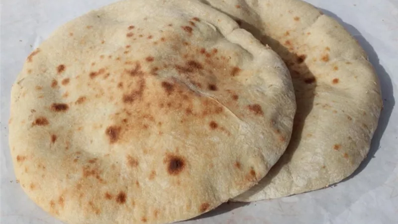 «زي الفرن».. طريقة عمل الخبز في المنزل بأقل تكلفة