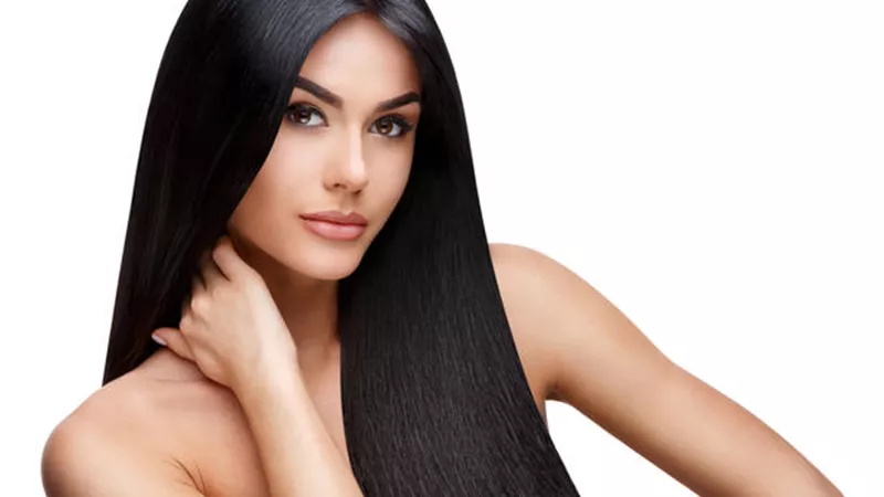 اصنعي بنفسك سيروم زيت العنبر واللوز لتنعيم الشعر الجاف