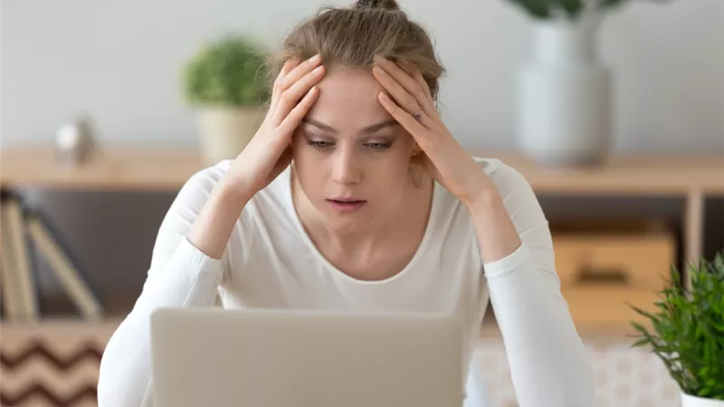 للمصابين بـ«أوميكرون».. 4 أعراض قد تستمر لمدة عام كامل 