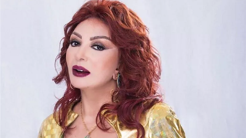 نبيلة عبيد تكشف سر علاقة التورتة الزرقاء بـ دلال عبد العزيز| صور