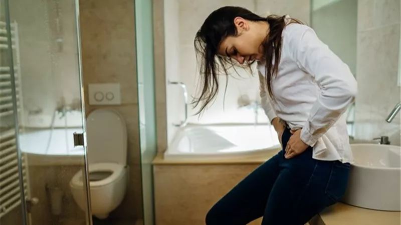 الهبات الساخنة وزيادة الوزن.. 7 أعراض تُشير لنقص هرمون الأنوثة لديكِ