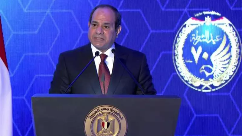 «الحصن المنيع».. رسائل الرئيس في عيد الشرطة وتكريم أسر الشهداء