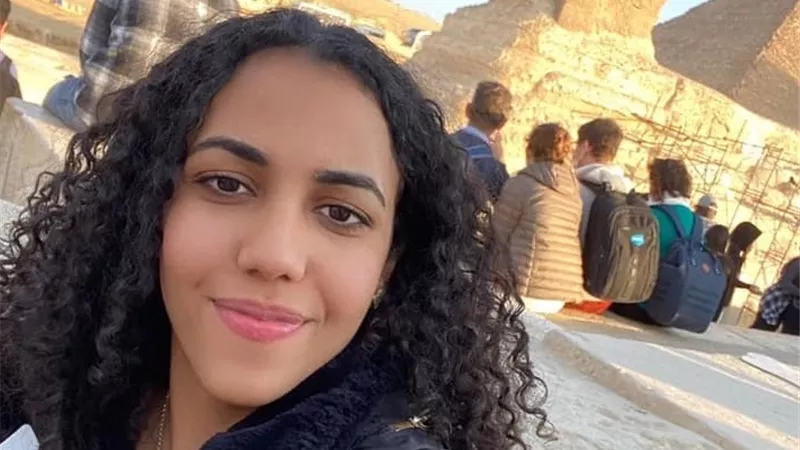 نجمة «ستوك سيتي» سارة عصام تقضي إجازتها في مصر