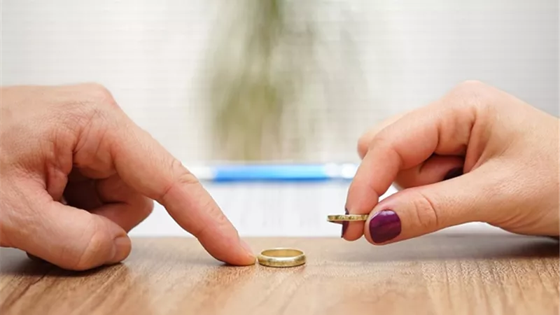 هل ندمت المطلقات بعد الانفصال؟.. حكايات السوشيال ميديا تكشف الإجابة