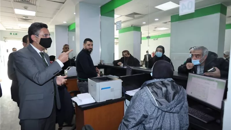 جولات مفاجئة لرئيس البريد لمتابعة حركة انتظام العمل بالمكاتب ومحاسبة المقصرين