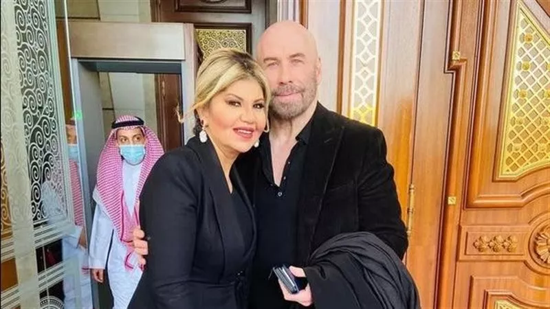 بعد ظهورها في «Joy Awards» بوسي شلبي تتصدر تويتر بعد تغزلها بجون ترافولتا