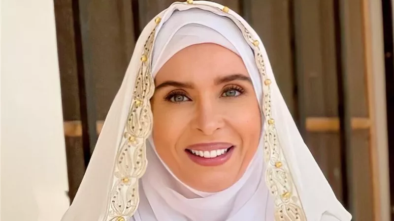 بعد ارتدائها الحجاب.. إصابة الفنانة دينا بفيروس كورونا