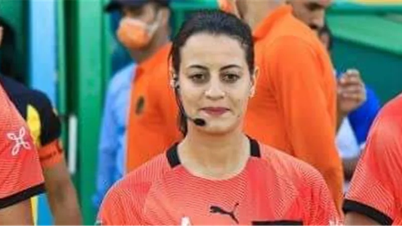 بقيادة شاهندا المغربي طاقم تحكيم نسائي خالص في مباراة المصري وإيسترن كومباني بكأس الرابطة
