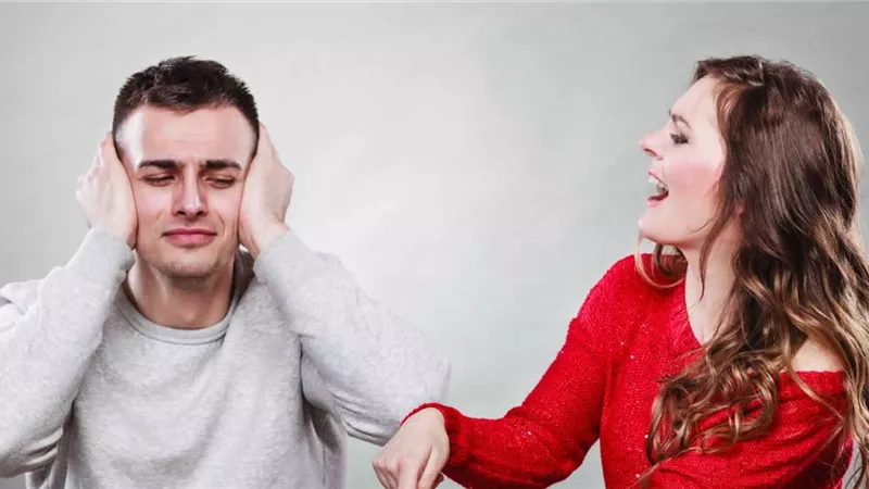 «هاتيله هدية».. كيف تعبرين عن حبك لزوجك وقت الخلافات؟