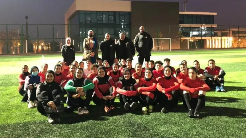 دينا الرفاعي تزور معسكر منتخب الكرة النسائي لهذا السبب