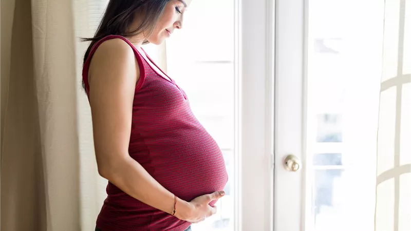  أم لأول مرة.. اعرفي تأثير الحالة المزاجية السيئة للحامل على الجنين