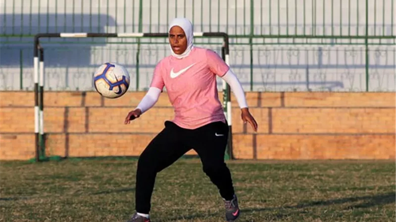 فايزة حيدر مديرًا فنيًّا لمنتخب كرة القدم النسائي الموحد