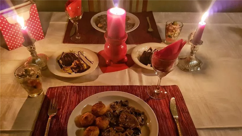 في عيد الحب.. أفكار وجبات مذهلة لعشاء رومانسي على ضوء الشموع