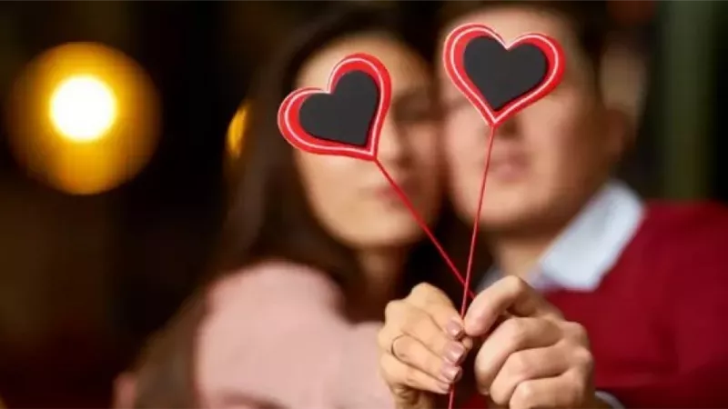  في عيد الحب| عبارات رومانسية للتهنئة.. عبري عن مشاعرك لأسرتك وأصدقائك