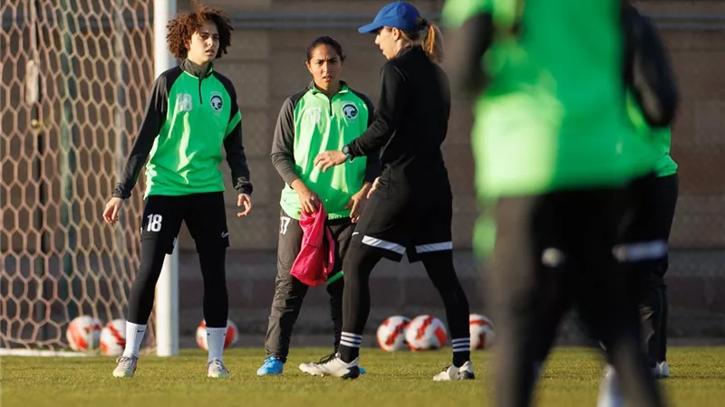 ظهور تاريخي.. منتخب السعودية للسيدات يطير إلى المالديف قبل أول مباراة دولية