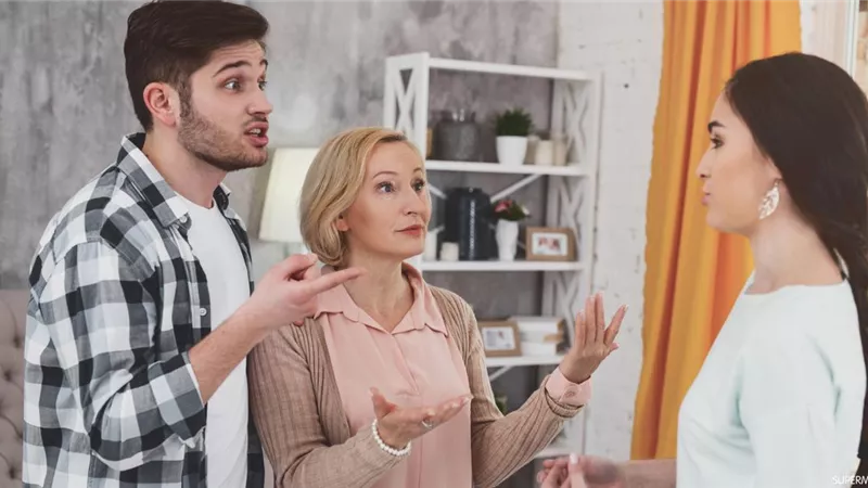 شخصية الأم تصنع الزوج.. 4 أنواع من الأمهات لازم تعرفيها    