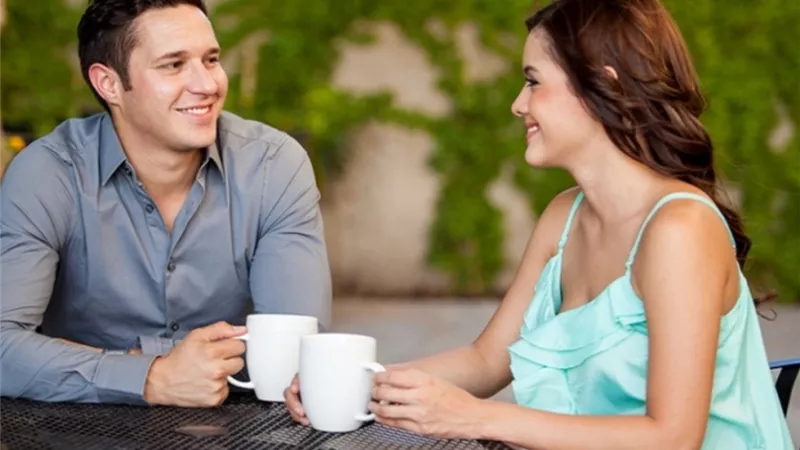 «بلاش توقعات».. كيف تكسبين ثقة الرجل وحبه من اللقاء الأول؟