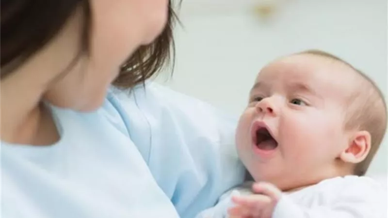 «خلي الجنين يختار».. طبيب: تحديد موعد الولادة خطر على صحة الأم والطفل