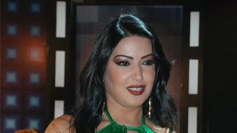 سمية الخشاب تدافع عن سيدات أوكرانيا في الحرب: «بلاش عبث»| فيديو