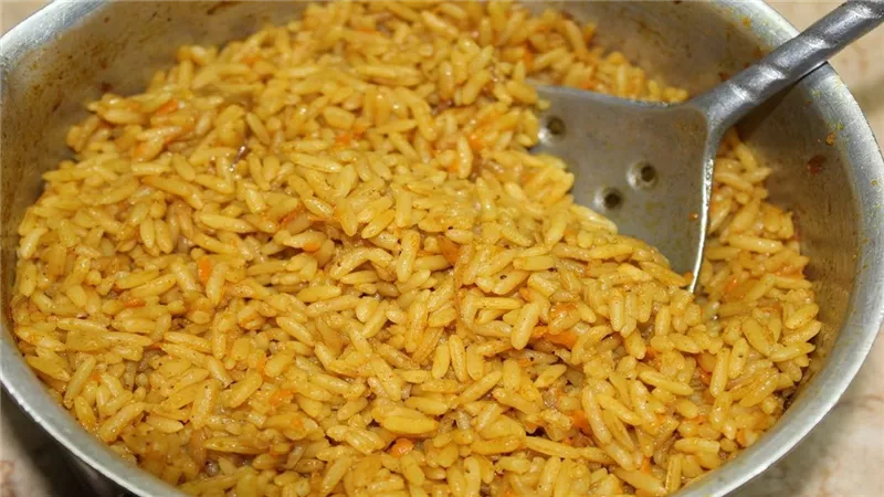 سر نجاح وطريقة تحضير الأرز بالبصل.. «متخافيش من الفشل»