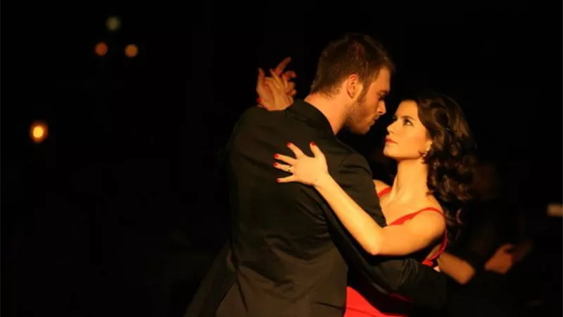 بعد 14 عامًا.. نتفليكس تجمع «سمر ومهند» في فيلم جديد