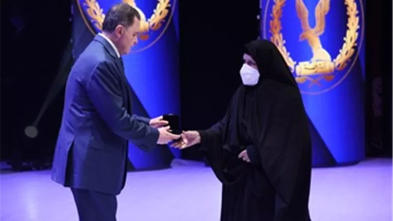 «الداخلية» تُكرم أسر الشهداء والمصابين والمتميزين من رجال الشرطة