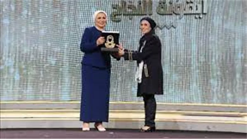 رجاء حسين انضمت إلى فرقة نجيب الريحاني مبكرًا وكرمت من السيدة انتصار السيسي.. فيديو جراف