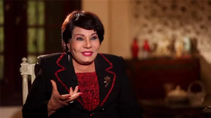 فردوس عبد الحميد صاحبة الكاريزما الخاصة