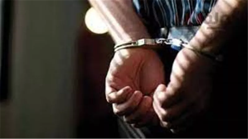 من البحيرة للإسكندرية.. حكاية هاربة من 82 حكمًا قضائيًا 