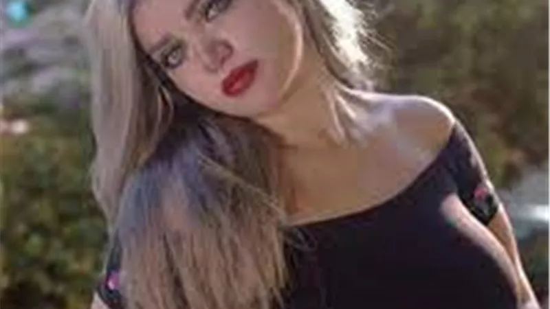 مصمم فستان ياسمين الخطيب يكشف لـ 