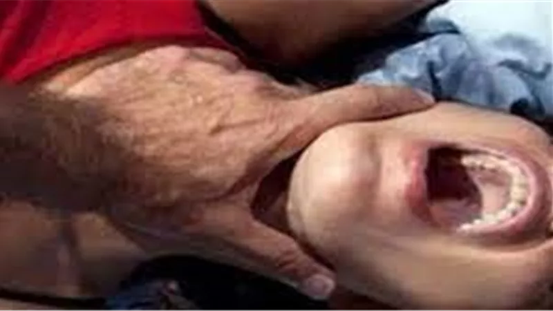 «بتعاملني كأنها راجل البيت» زوج يخنق زوجته بسبب الصراخ والشك