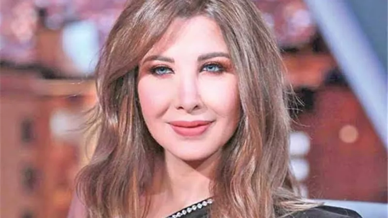 نانسي عجرم تُثير غضب شرطة الموضة بسبب «شورت»