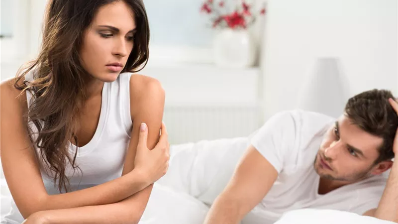 سيدة تسأل «جوزي شاذ أعمل إيه؟!».. وطبيبة نفسية: «اطلبي الطلاق»