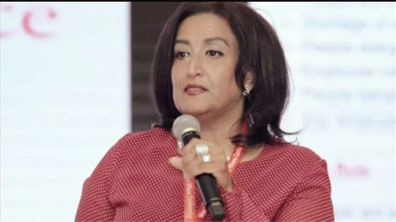 «الدكتورة هالة المناخلي».. أول عنصر نسائي يعمل بمجال نشر السلامة للجميع