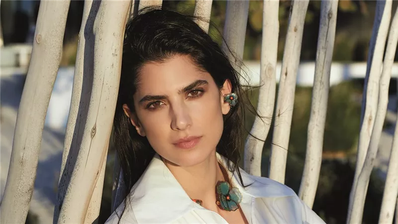 «كارمن بصيبص» تحضر لمفاجأة مع «أحمد عز» في رمضان