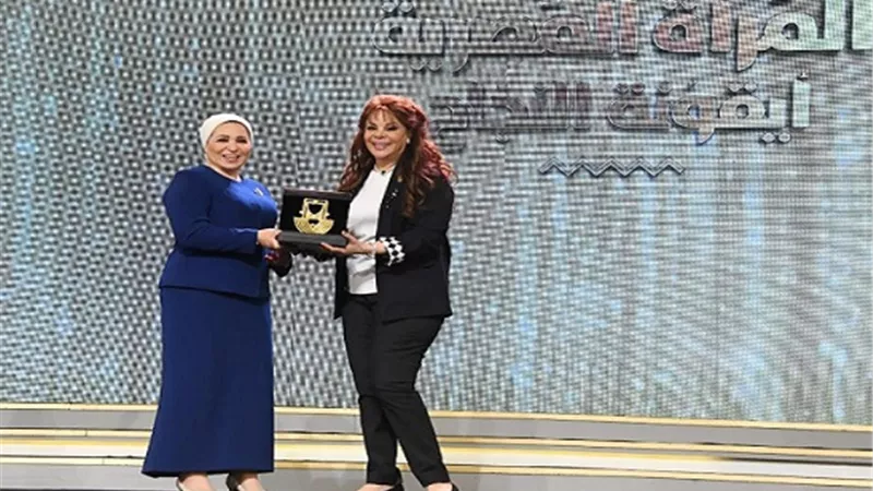 صفاء أبو السعود.. صاحبة المواهب المتعددة
