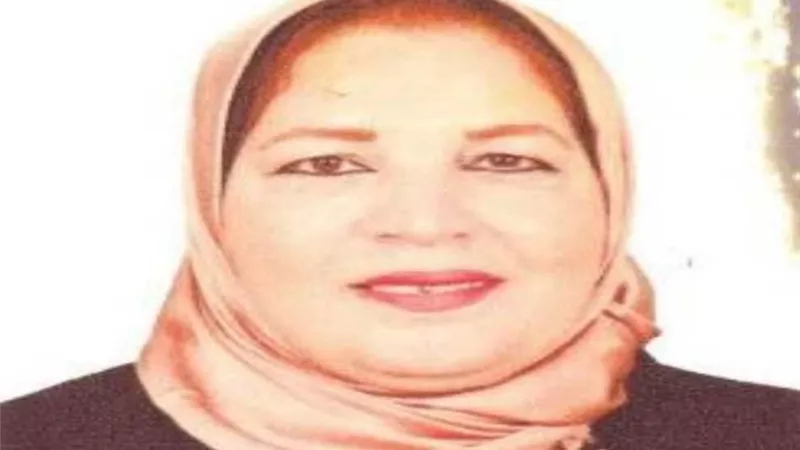 السيدة آمال محمد.. الأم المثالية ورحلة كفاح من الدبلوم إلى الدكتوراه