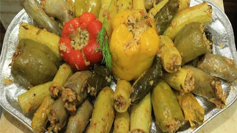 عزومة الجمعة.. طريقة عمل محشي مشكل من مطبخ جدتي