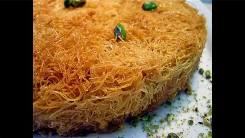 حلو أول يوم رمضان 2022.. طريقة عمل الكنافة المصرية بالتفصيل زي المحلات